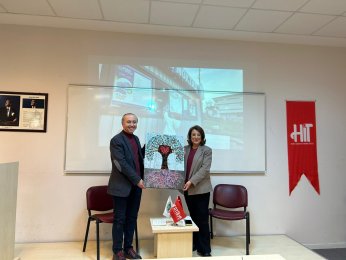 Atıklar KOÜ’de sanata dönüştü