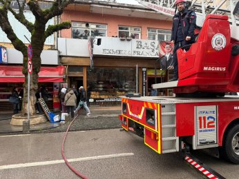 Fırın bacasındaki yangın korkuttu