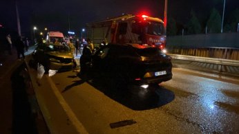 Yoldaki sıvı kaza yaptırdı: 3 yaralı