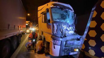 Tünel içinde 4 araç çarpıştı: 1 yaralı