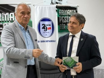 “Armanın Peşinde Bir Ömür” kitabının söyleşisi 29 Ekim Ortaokulu’nda gerçekleşti
