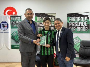 “Armanın Peşinde Bir Ömür” kitabının söyleşisi 29 Ekim Ortaokulu’nda gerçekleşti