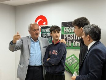 “Armanın Peşinde Bir Ömür” kitabının söyleşisi 29 Ekim Ortaokulu’nda gerçekleşti