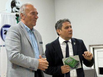 “Armanın Peşinde Bir Ömür” kitabının söyleşisi 29 Ekim Ortaokulu’nda gerçekleşti