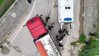 Kamyonet dereye uçtu: 1 yaralı