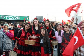 Romanlar Günü coşkuyla kutlandı