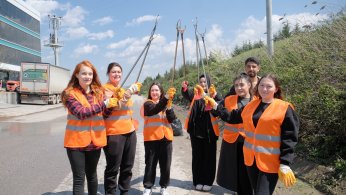 Üniversitelilerden örnek davranış