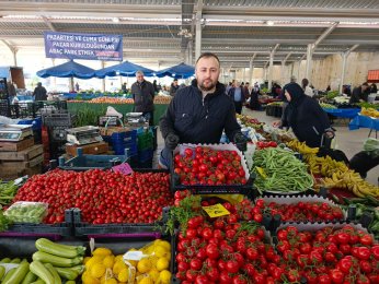 Pazarda domates ve biber yükselişte