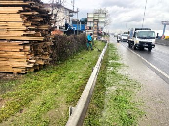 Yol kenarlarında kapsamlı temizlik