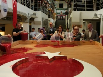 SEKA’da özel günde eşsiz eser