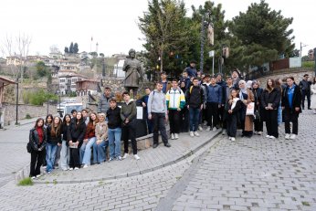 Kitapların izinde şehri keşfettiler