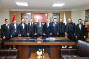 AK Parti 16 Mayıs’a tam kadro hazırlanıyor