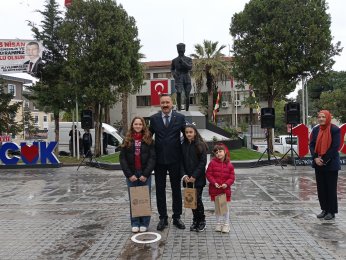 23 Nisan Gölcük’te kutlandı