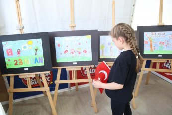 Minik sanatçılara özel sergi alanı