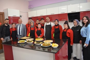 Okul mutfağında aldıkları eğitimle iş bulabiliyorlar