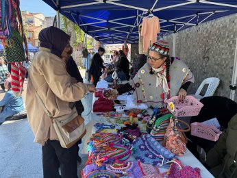 Gölcük'te 2. Geleneksel Örgü Şöleni başladı