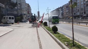 Fiber optik kazısında su borusu patladı