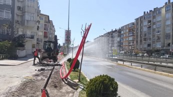 Fiber optik kazısında su borusu patladı