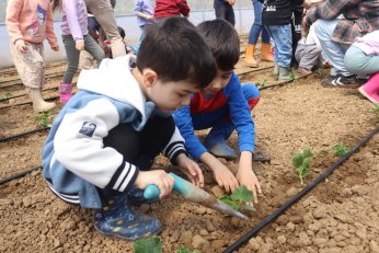 Çocuk Serası’nda ilk fidelerini ektiler