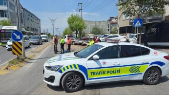 Kavşakta feci kaza: 2 yaralı