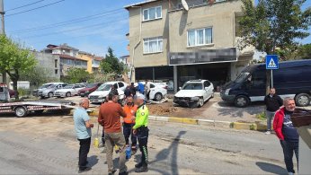 Kavşakta feci kaza: 2 yaralı