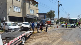 Kavşakta feci kaza: 2 yaralı