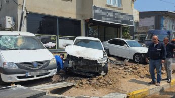 Kavşakta feci kaza: 2 yaralı