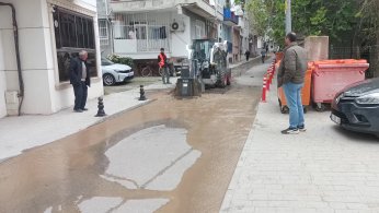 Altyapı çalışmasında ana su hattı patladı