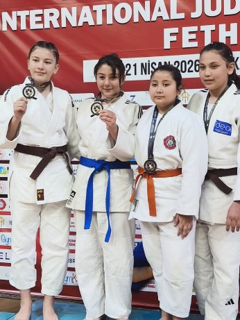 Kağıtspor 38 madalya kazandı