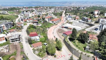 Gelişen ilçeye çift şeritli cadde