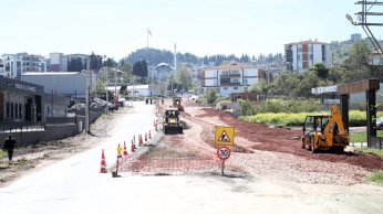 Gelişen ilçeye çift şeritli cadde