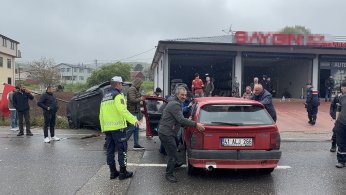 Savrulan araç evin duvarını yıktı: 1 yaralı