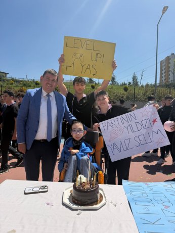 Kazandığı okulun sıralarına oturamadı
