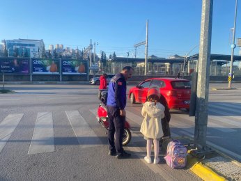 Yolda kalanlara zabıtadan destek