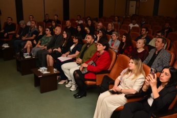 Eserlerin ardındaki hikayeler anlatıldı