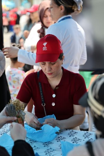 Anneler ve çocuklar üreterek eğlendi