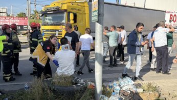 İşçi servisi ile tır çarpıştı: 1 ölü, 7 yaralı