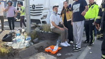 İşçi servisi ile tır çarpıştı: 1 ölü, 7 yaralı
