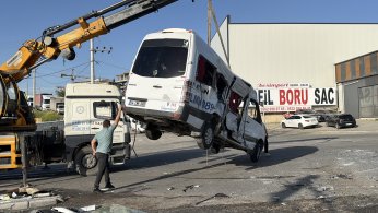 İşçi servisi ile tır çarpıştı: 1 ölü, 7 yaralı