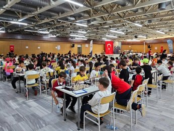 Satrançta kıyasıya mücadele başladı