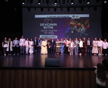 ‘Sözde değil özde seviyoruz’