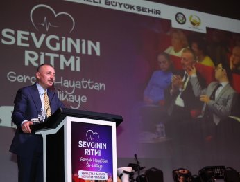 ‘Sözde değil özde seviyoruz’