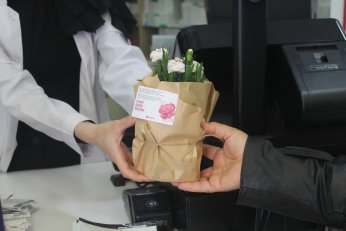 SP’li kadınlar, eczacıları unutmadı