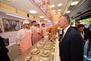 Büyükakın, özel gençlerin heyecanına ortak oldu