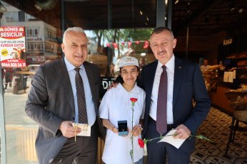 Büyükakın, özel gençlerin heyecanına ortak oldu