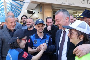 Büyükakın, özel gençlerin heyecanına ortak oldu