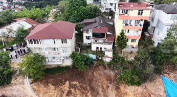 5 bina boşaltıldı, mahalleli isyan etti