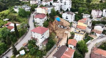 5 bina boşaltıldı, mahalleli isyan etti