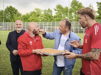 CHP Gölcük'ten Gölcükspor’a ziyaret