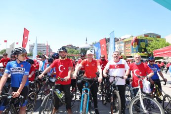 Büyükakın, gençlerle pedal çevirdi